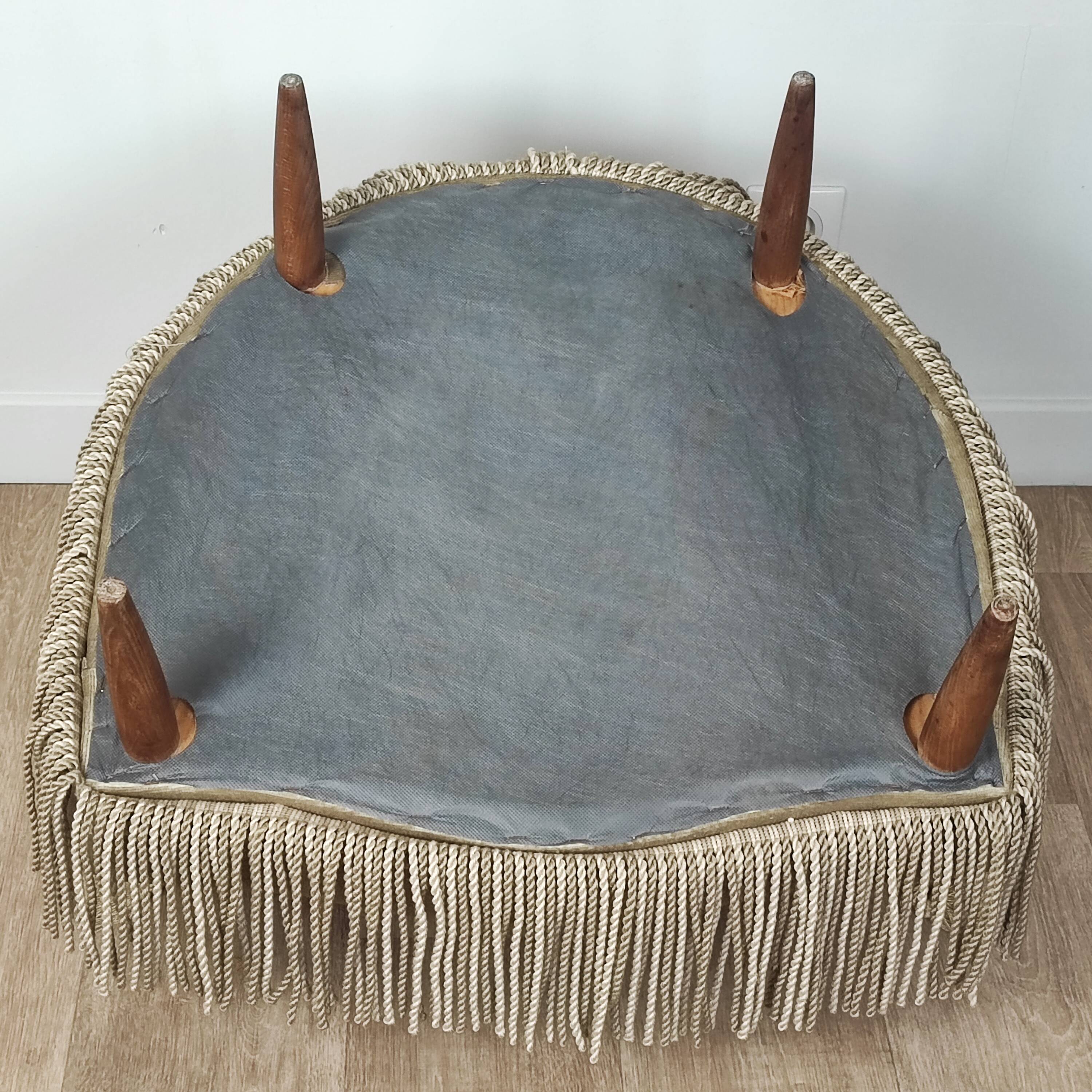 Velvet toad armchair