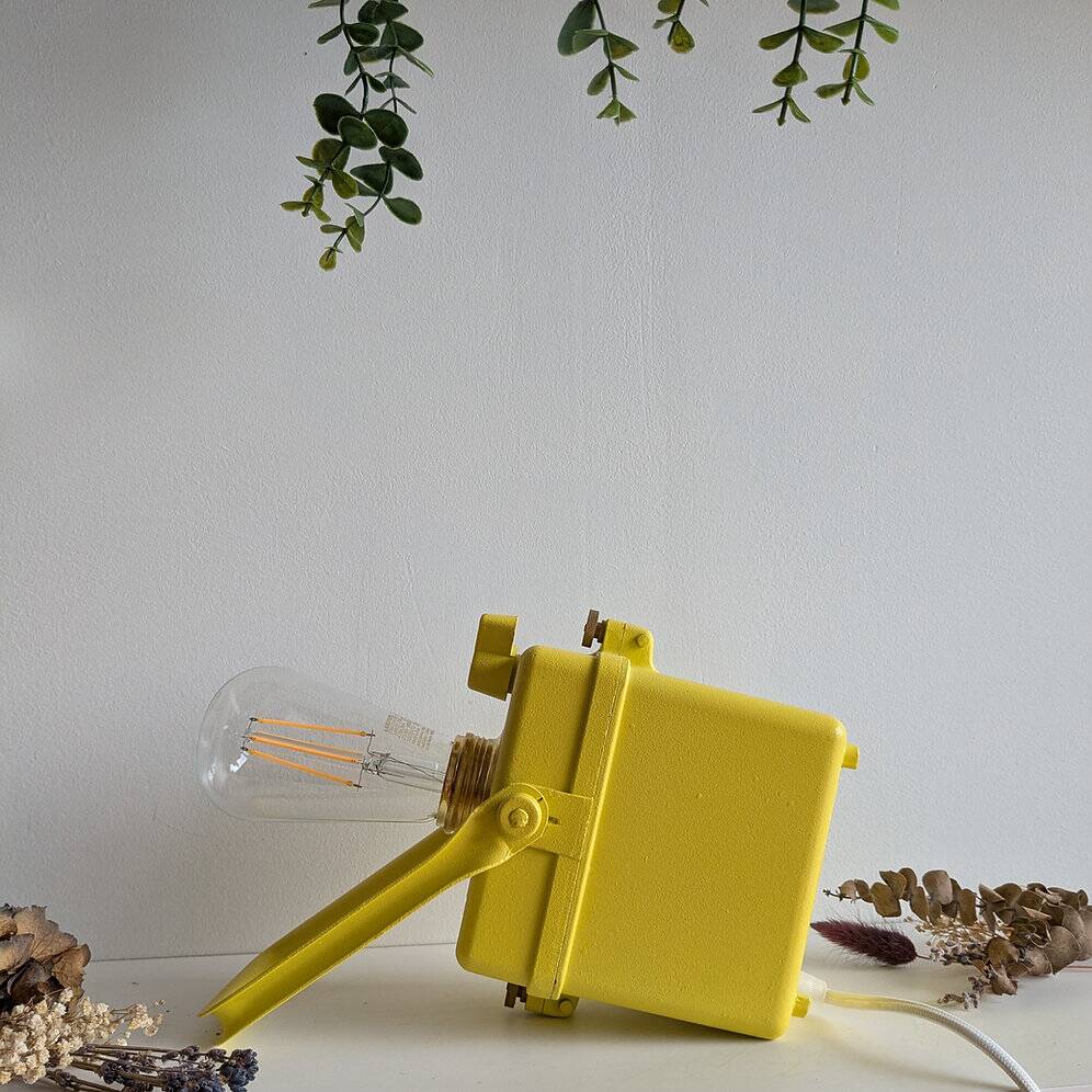 Vintage table lamp Wonder Tifon yellow