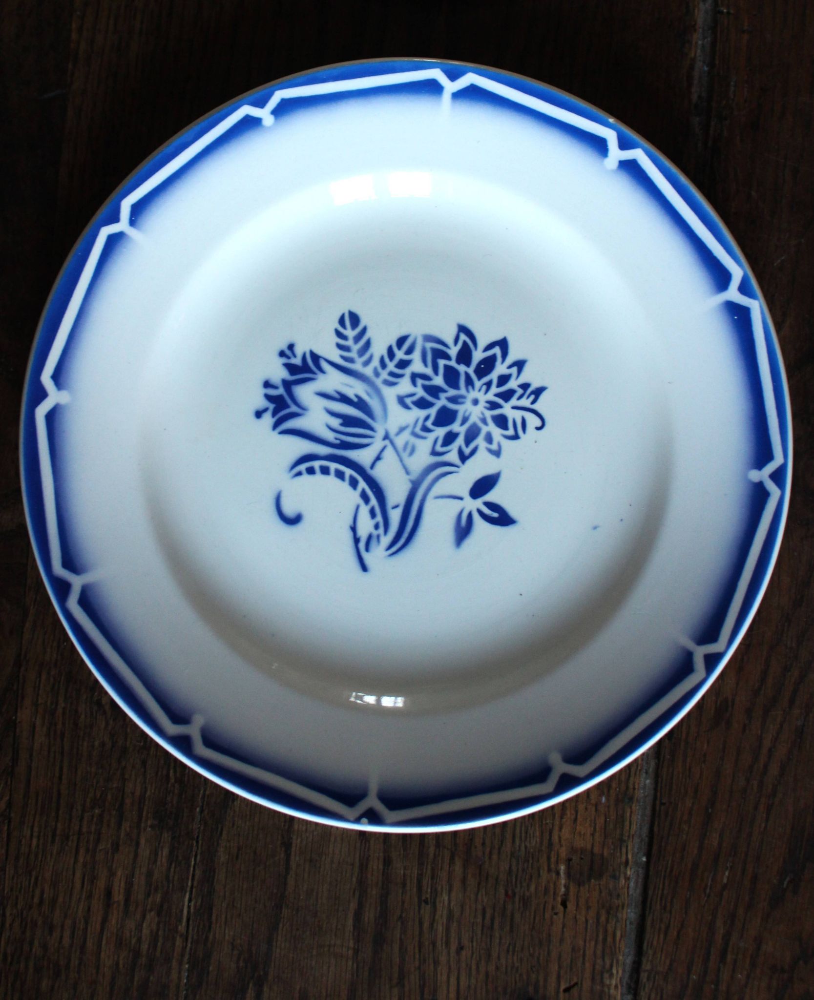 A set of 6 mismatched blue and pink floral dinner plates from Terre de Fer, Digoin.