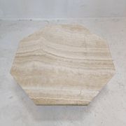 Table basse octogonale italienne en travertin, années 1980.