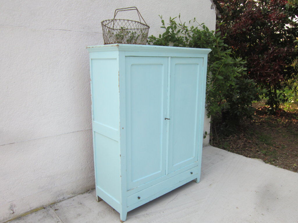 Small Paris wardrobe