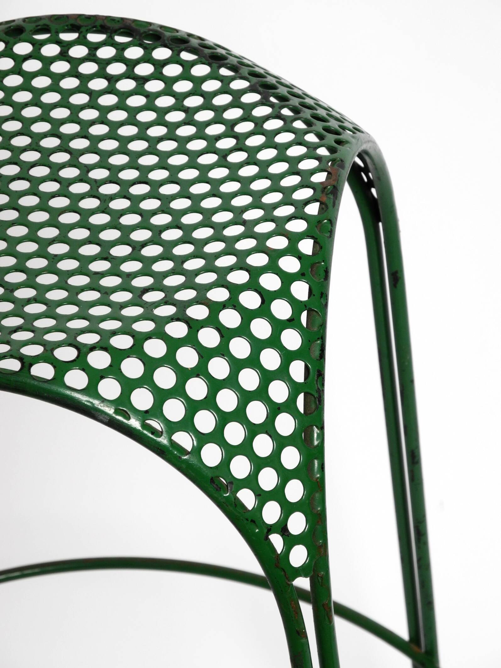 Tabouret de bar italien des années 1960 en métal peint en vert avec métal perforé.