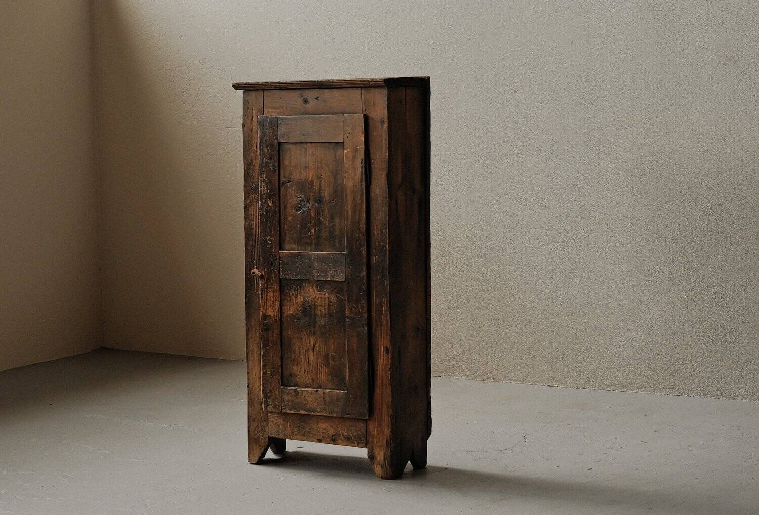 One-door cabinet, folk art, Auvergne, 19th century