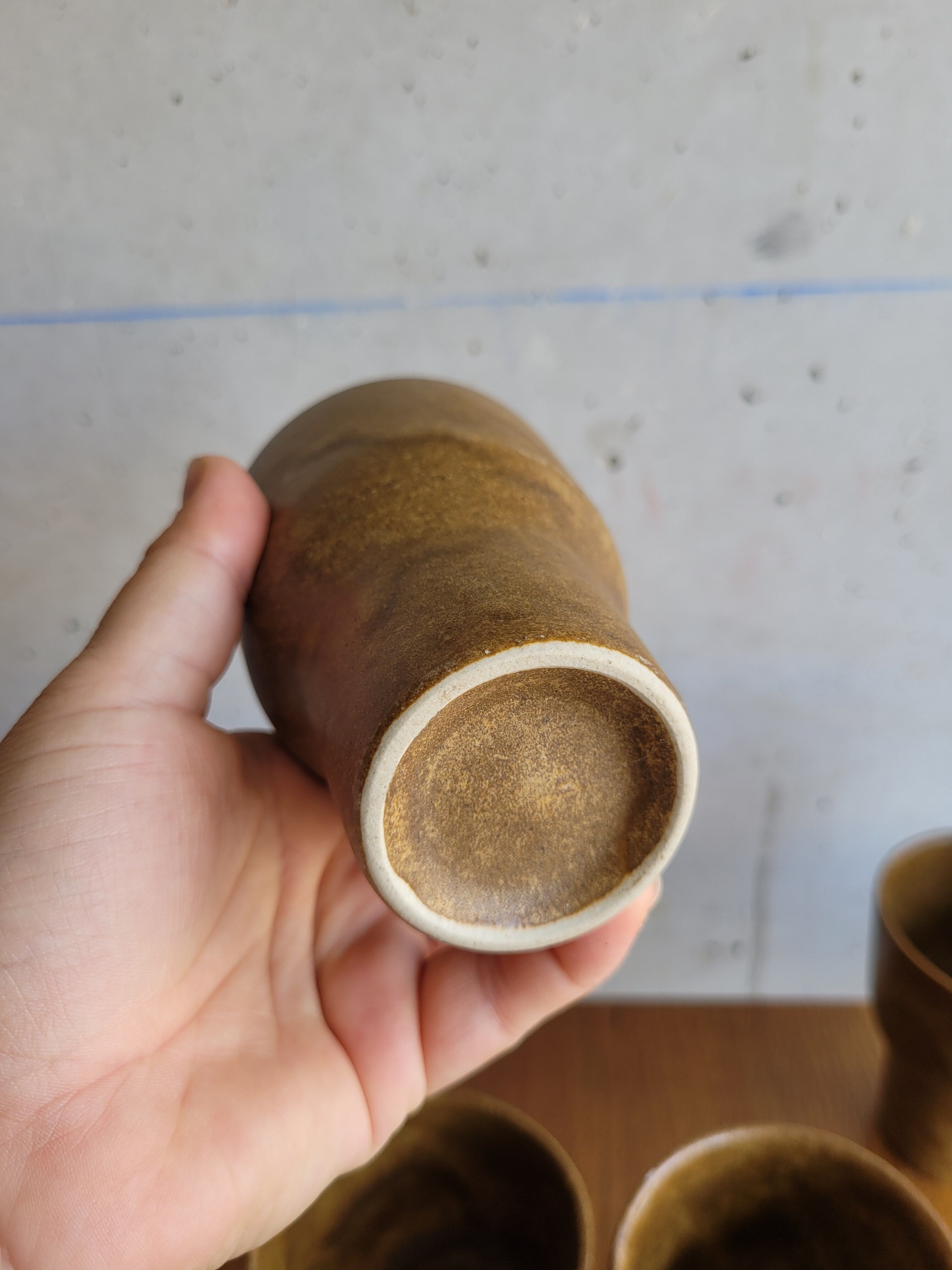 Set of 8 flared glasses in brown sandstone