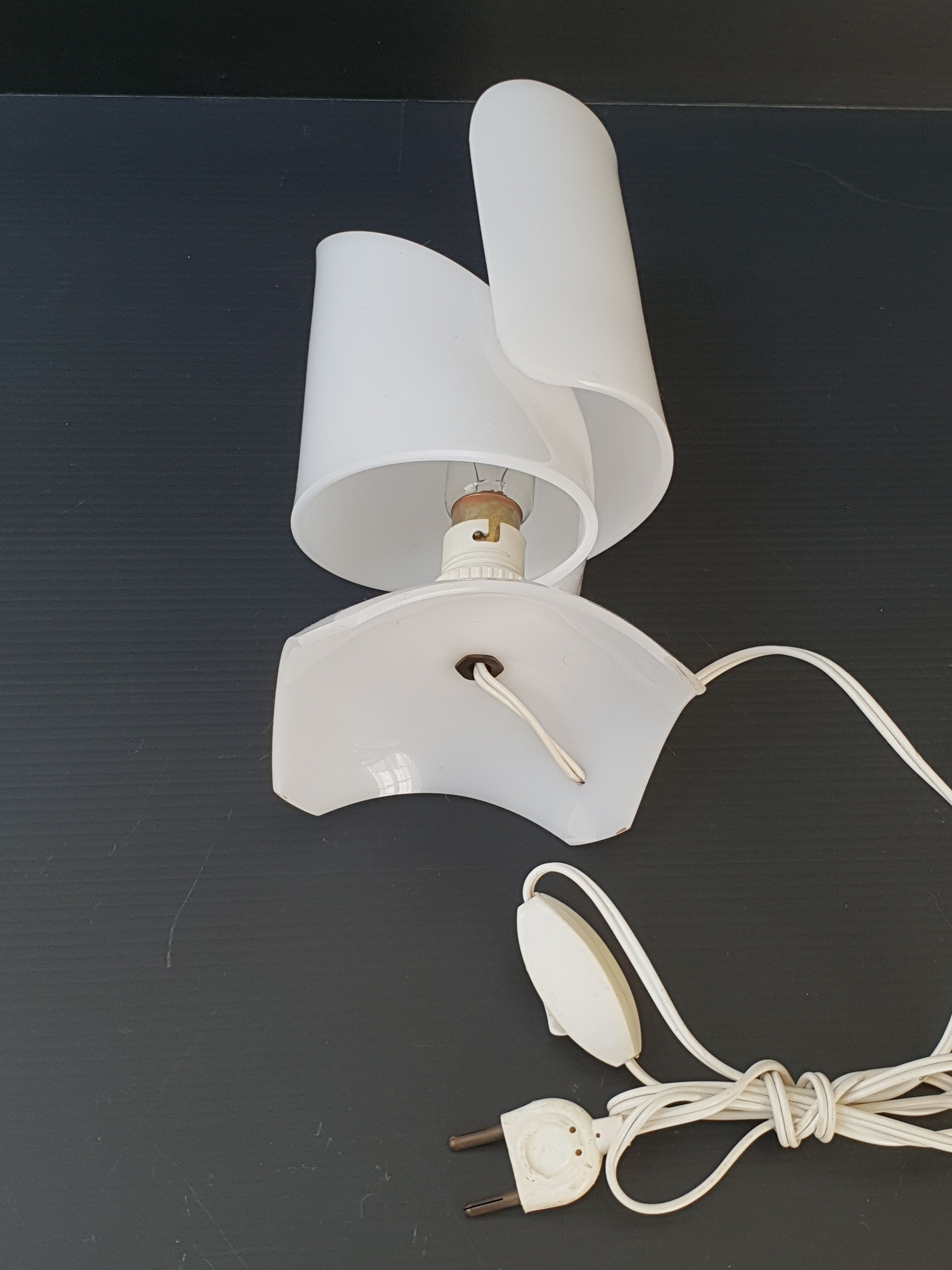 Vintage plexiglas lamp 1970