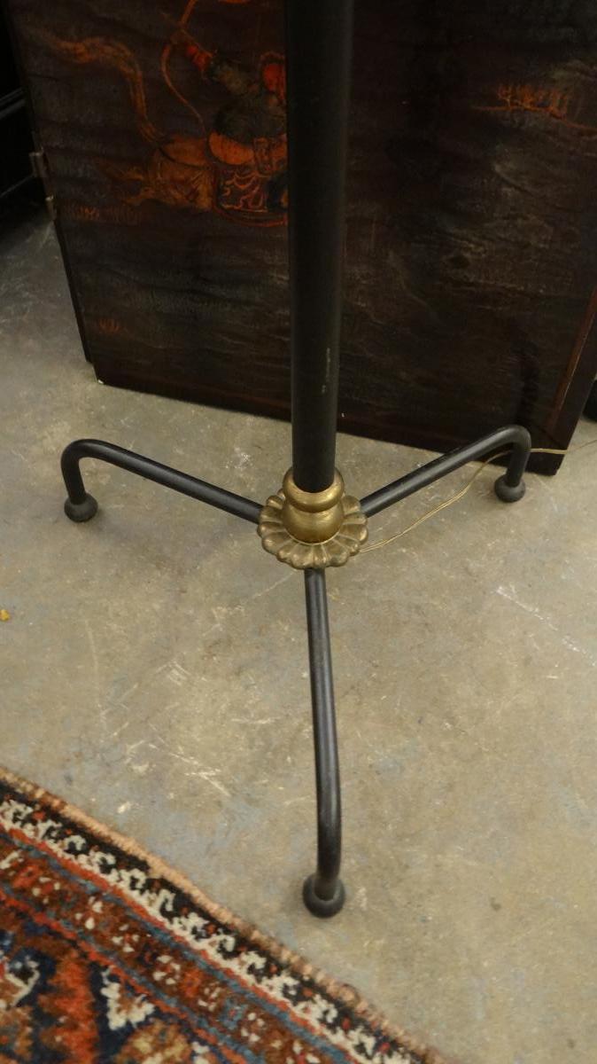 Floor lamp in painted metal