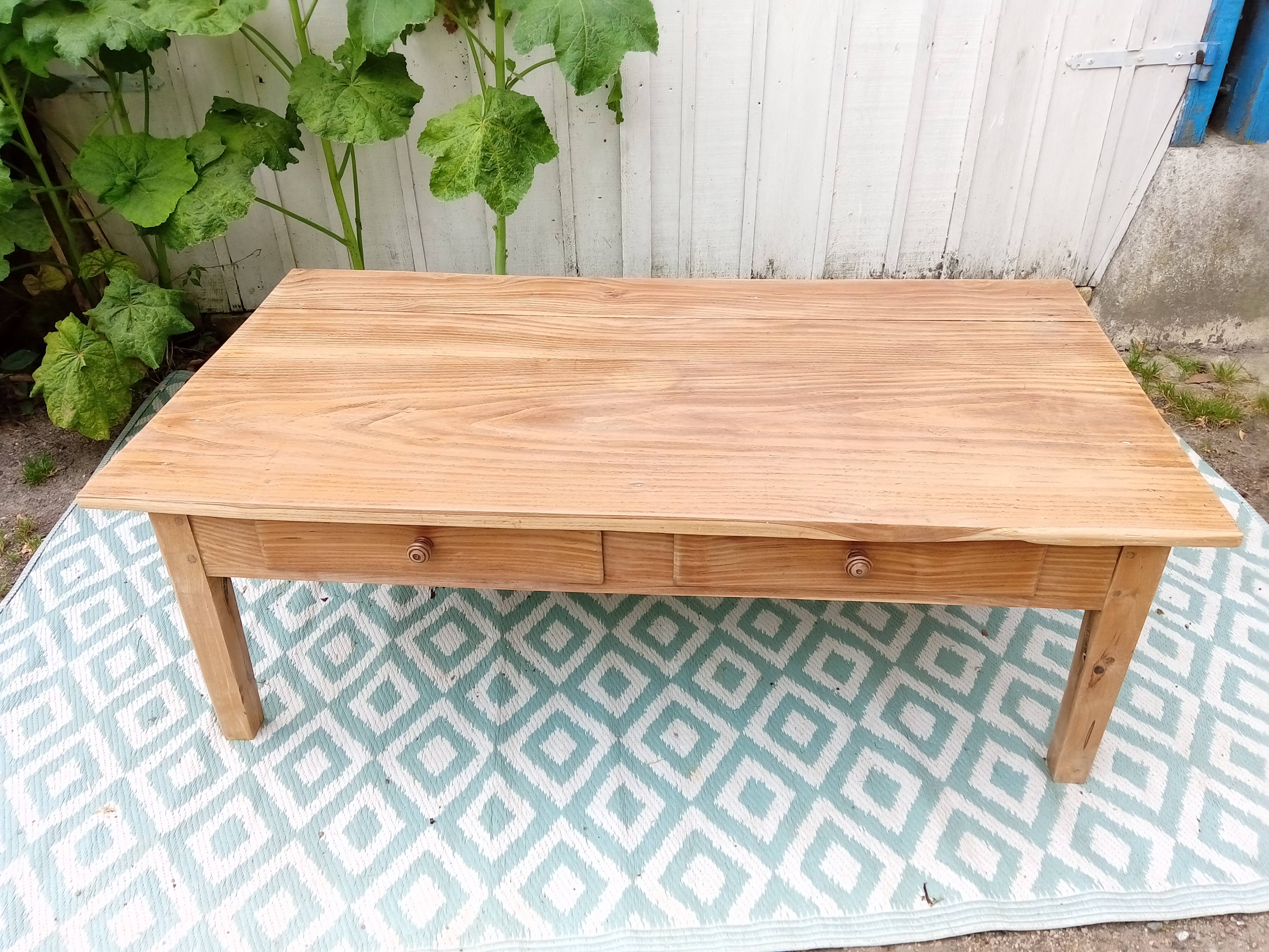 Table basse ancienne en bois