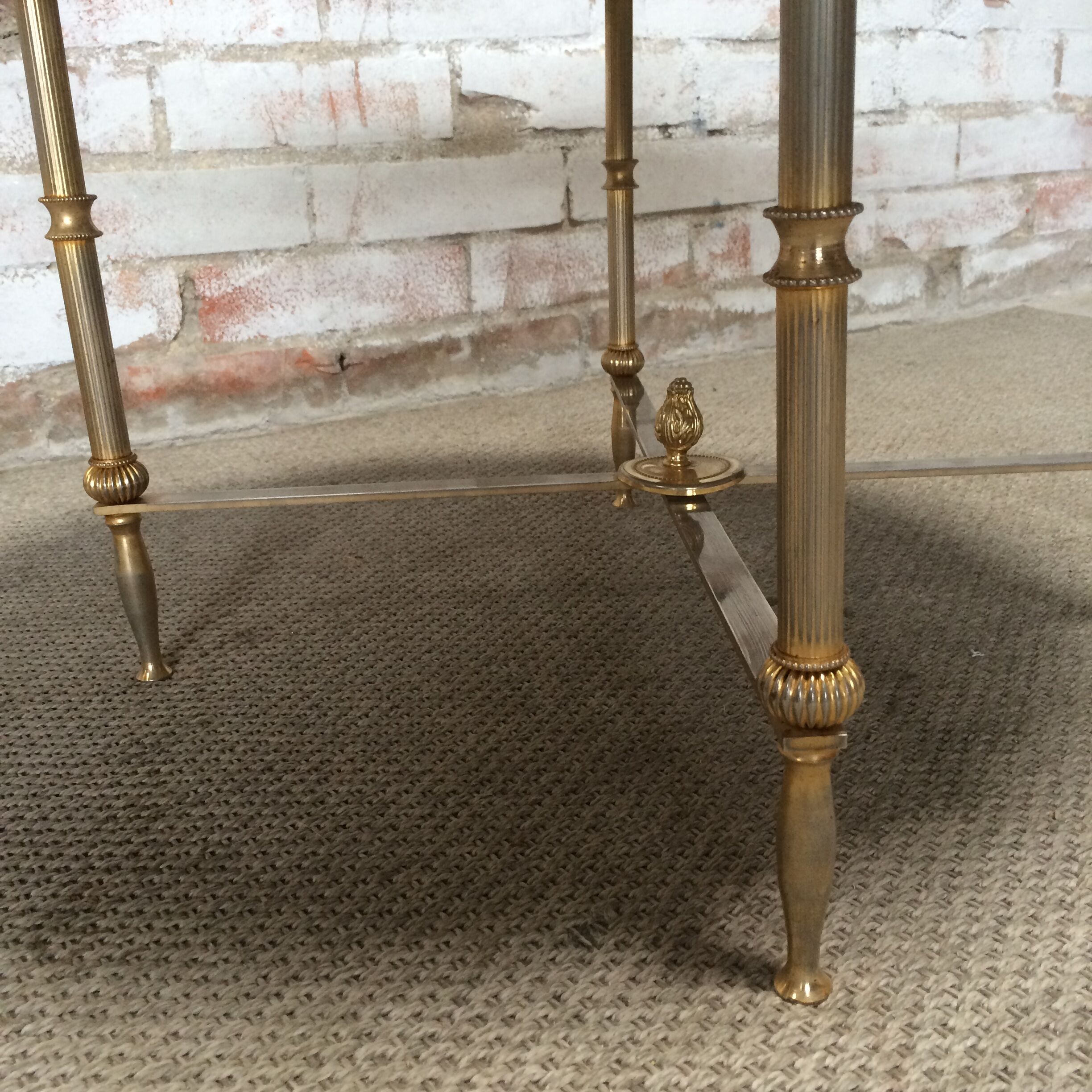 Round coffee table marble and brass