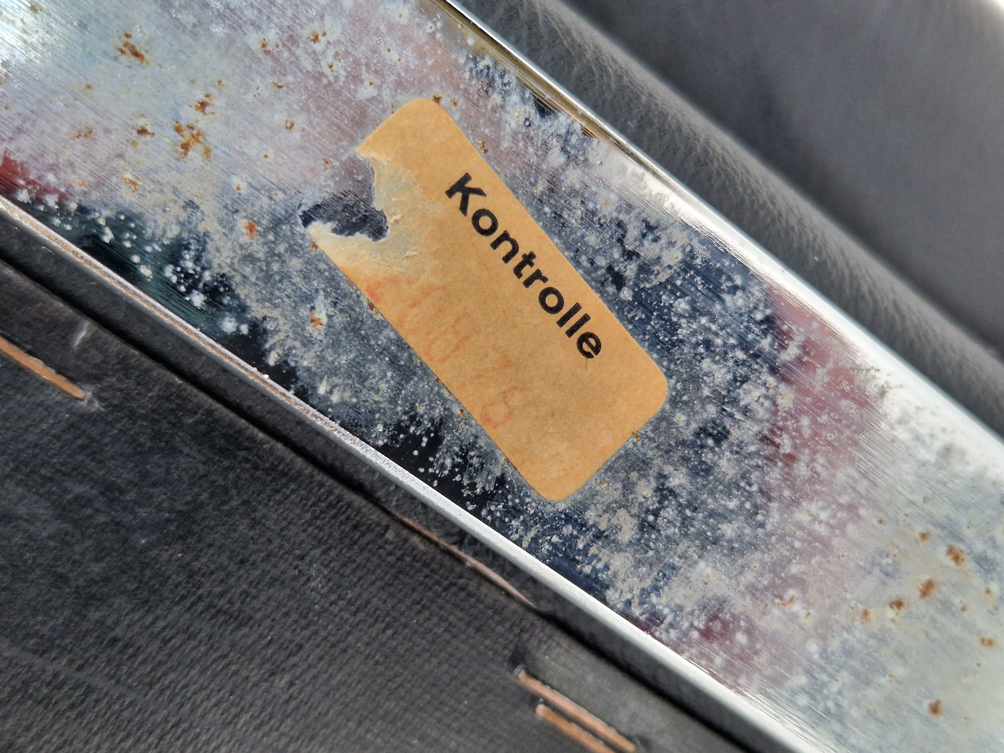 2 seater sofa, leather, chrome steel.