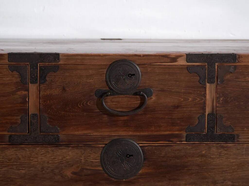 Grand Japanese tansu Sendai Isho-dansu in cedar and iron, Meiji-Taishō period (circa 1890-1925) #42