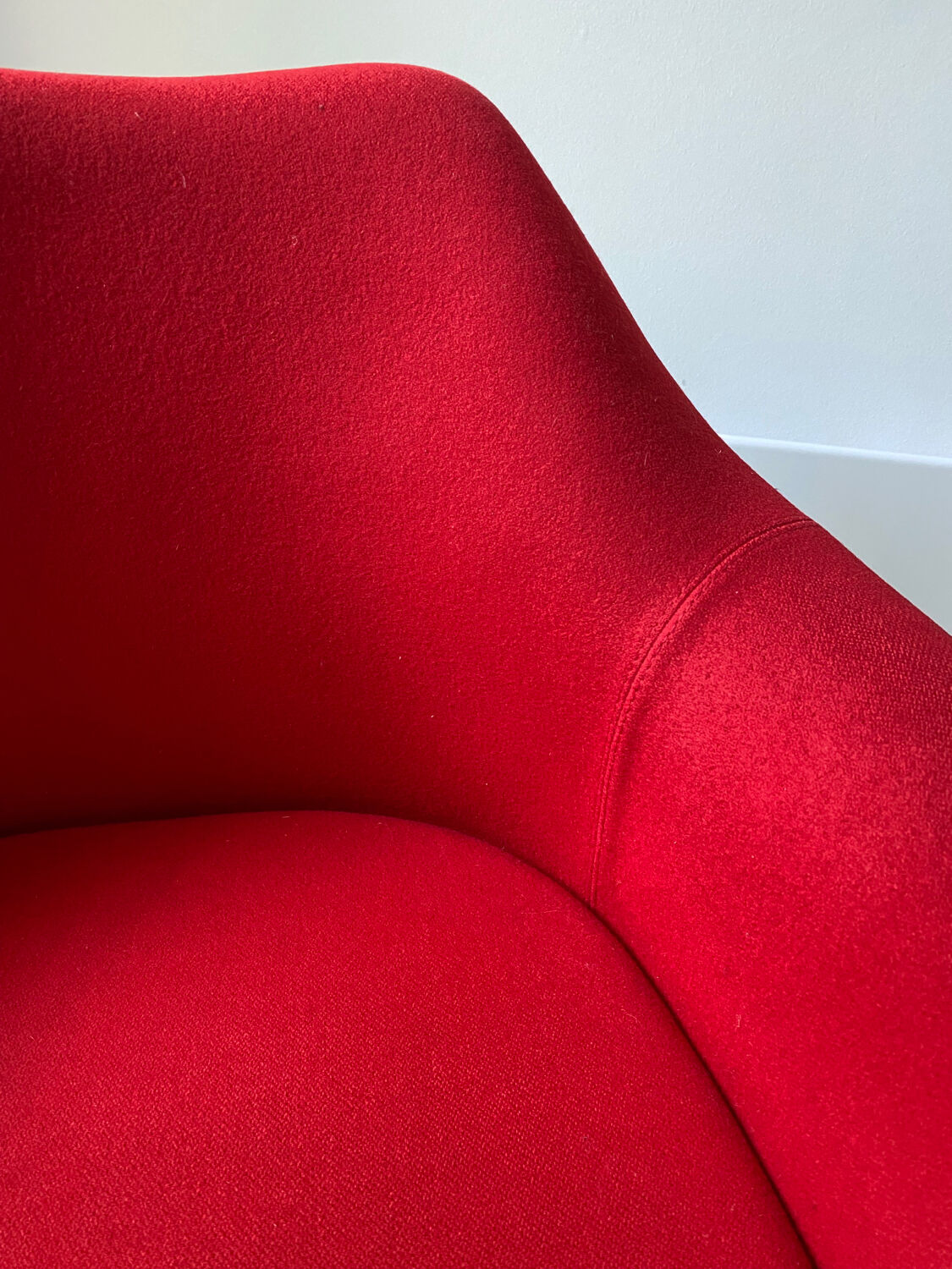 Fauteuil Tulip pivotant par Eero Saarinen