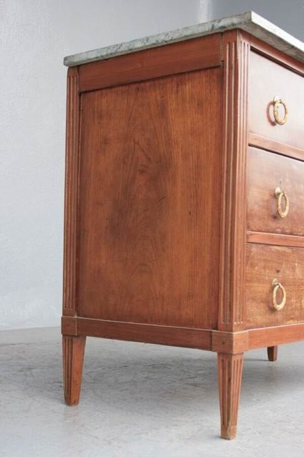 Commode de style Louis XVI en acajou