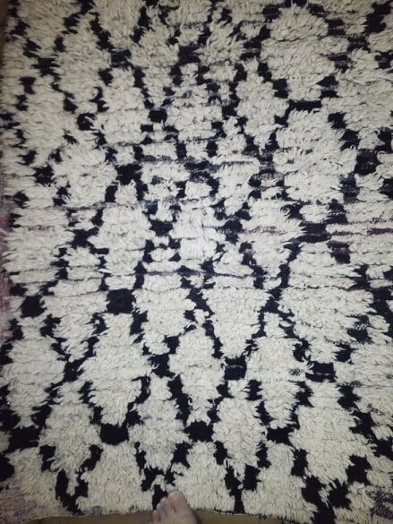 Ancient Berber carpet - 110x220cm