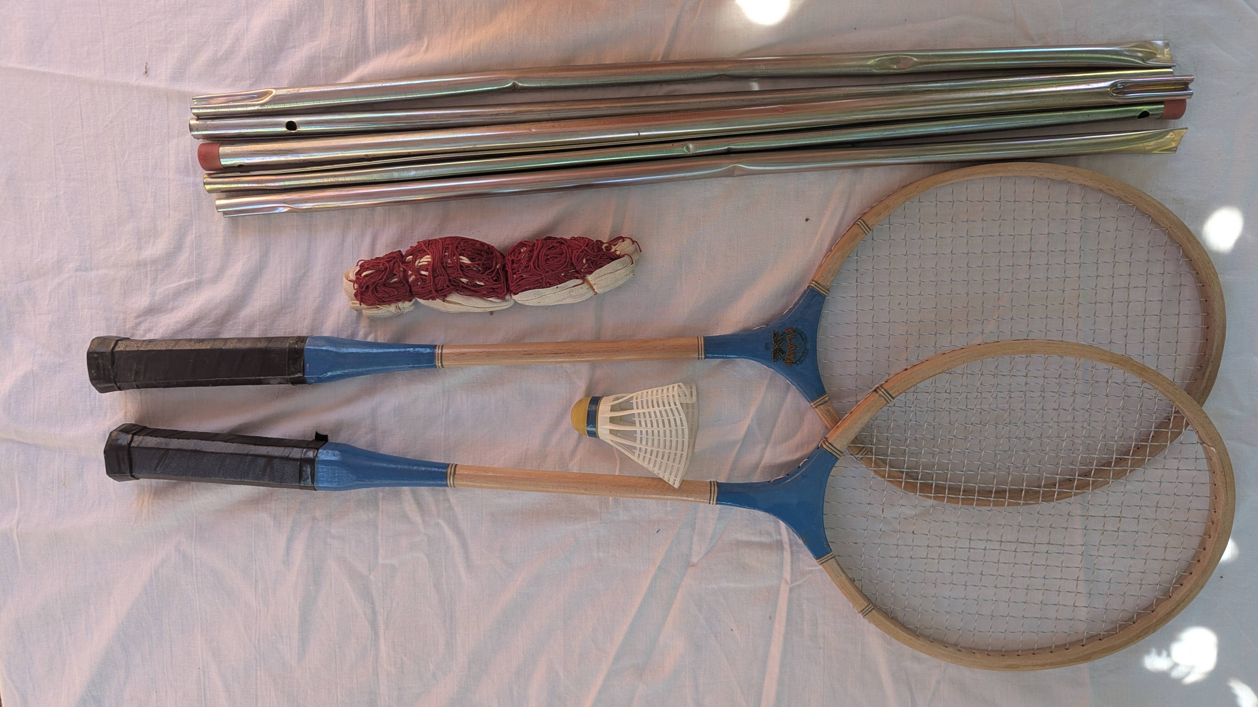Vintage Flash complete badminton set – as new condition.