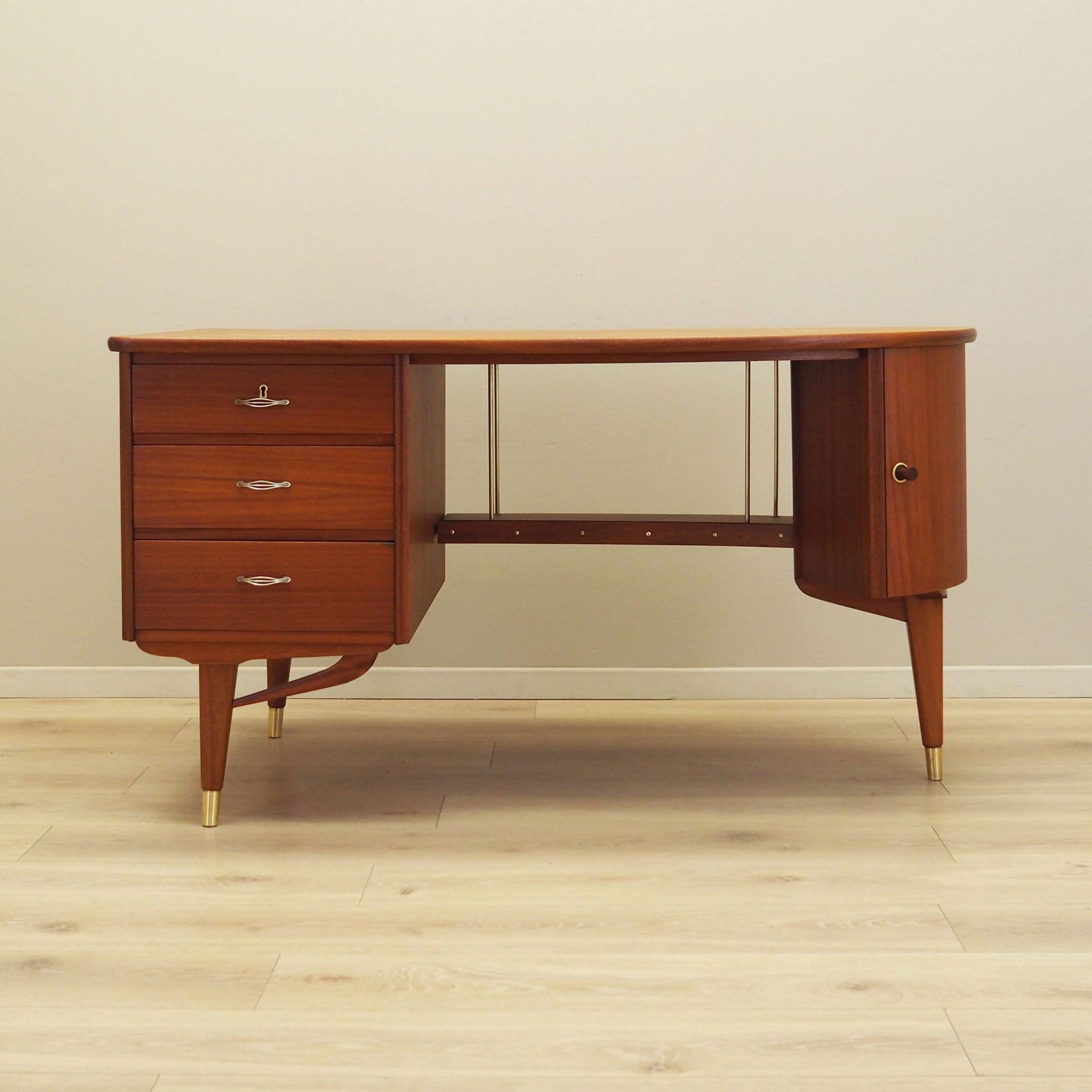 Mahogany desk, Norwegian design, 1960s, production: Sola Møbler