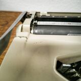 Machine à écrire vintage Brother