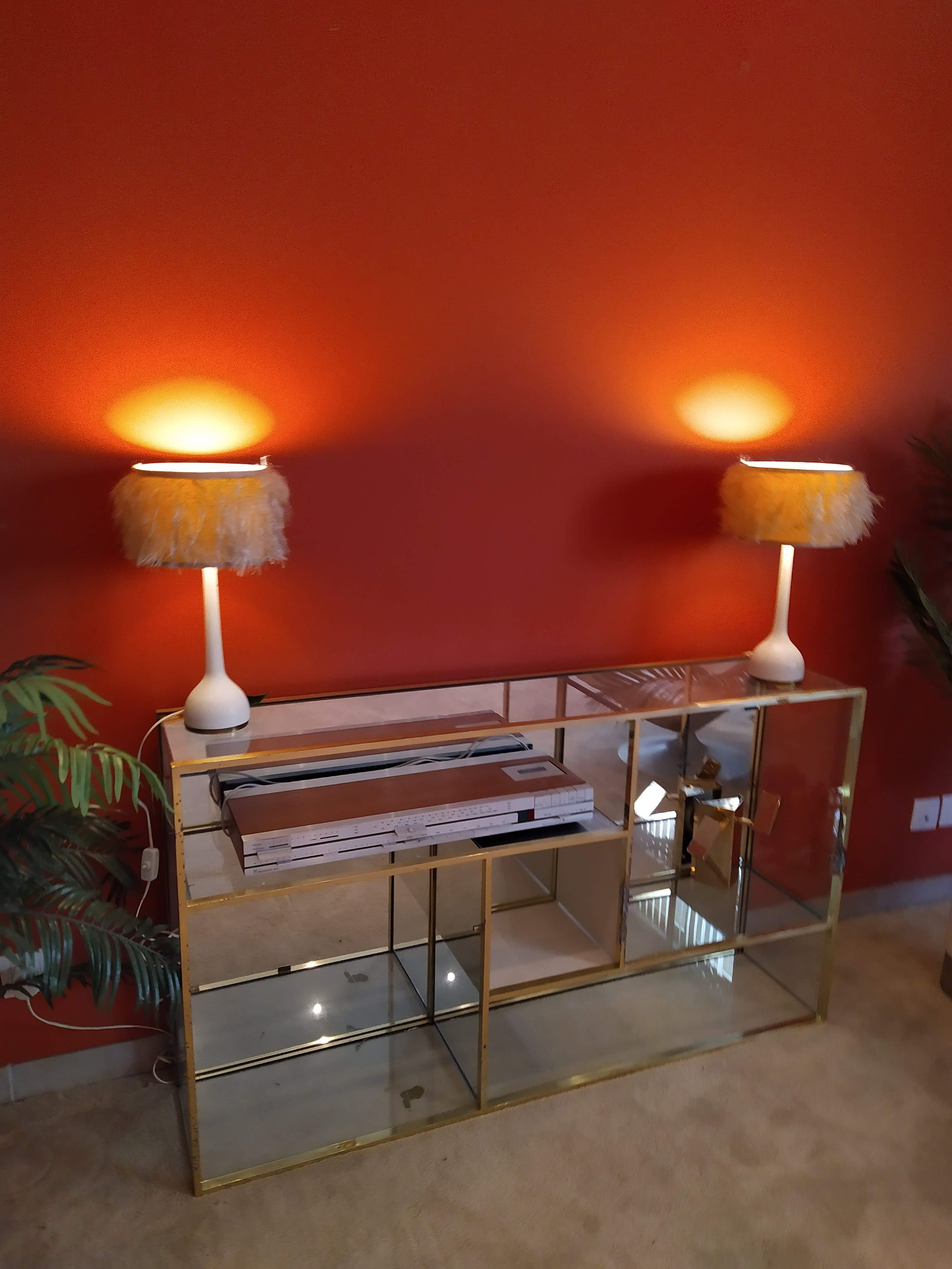 Showcase shelf, brass bar and mirror 70