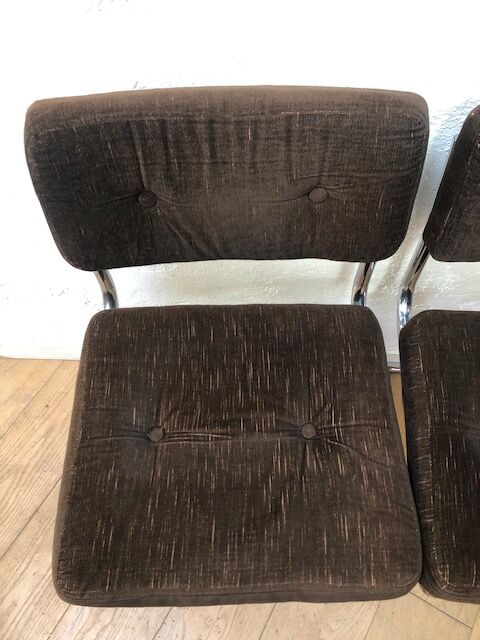 Lot of 4 vintage 70s chairs