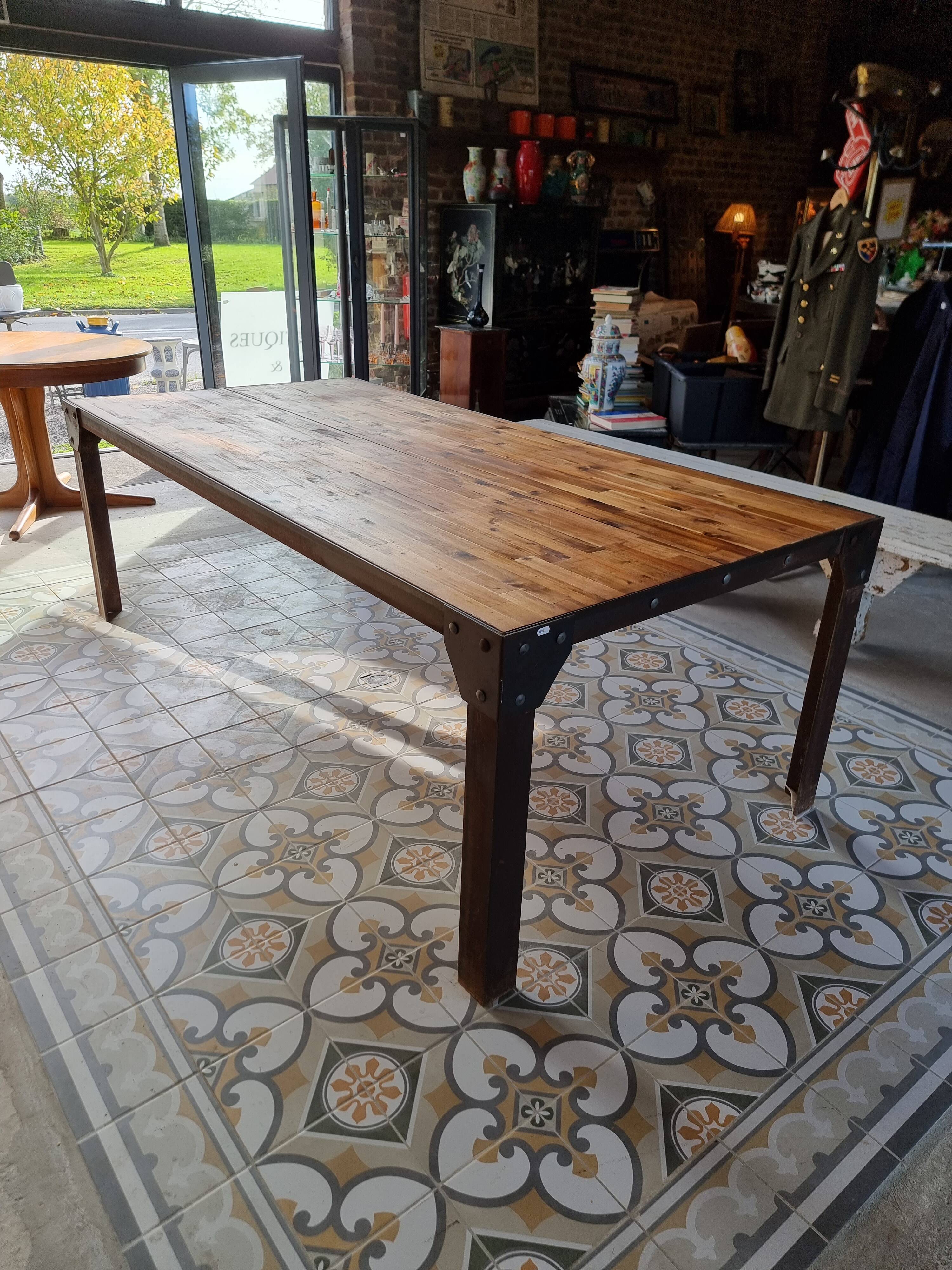 Industrial table