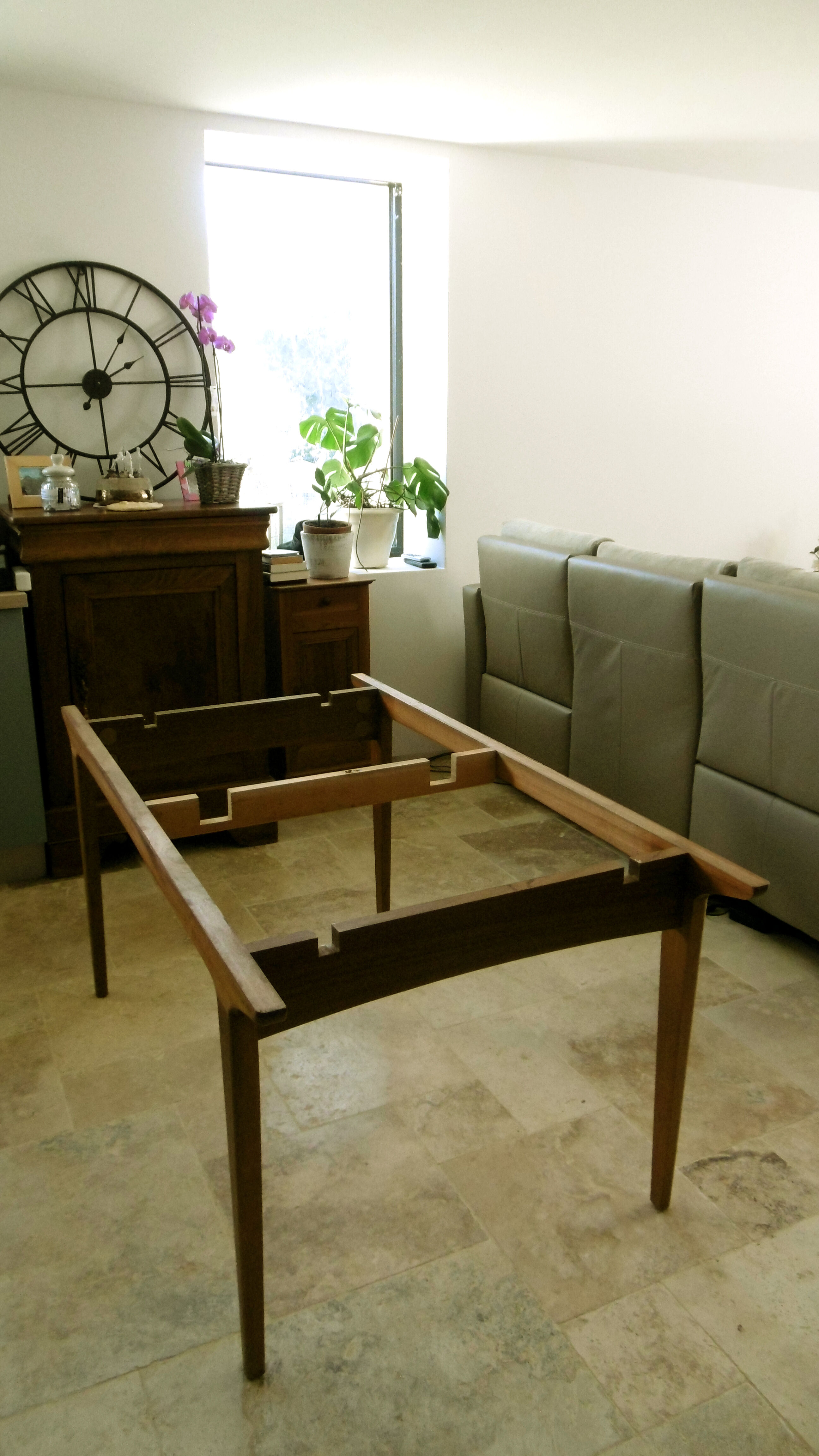 Table avec deux allonges et ses 6 chaises scandinave en teck des années 1970