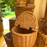 Wicker rattan picnic basket from the 70s