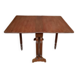 Drop-leaf table called “get leg”