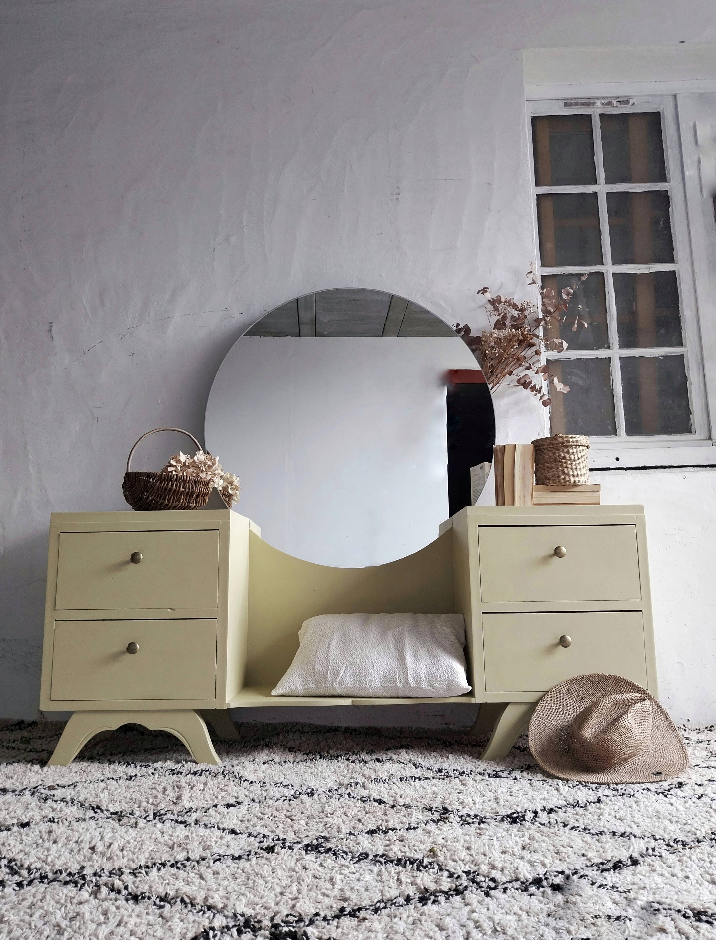 Dressing table