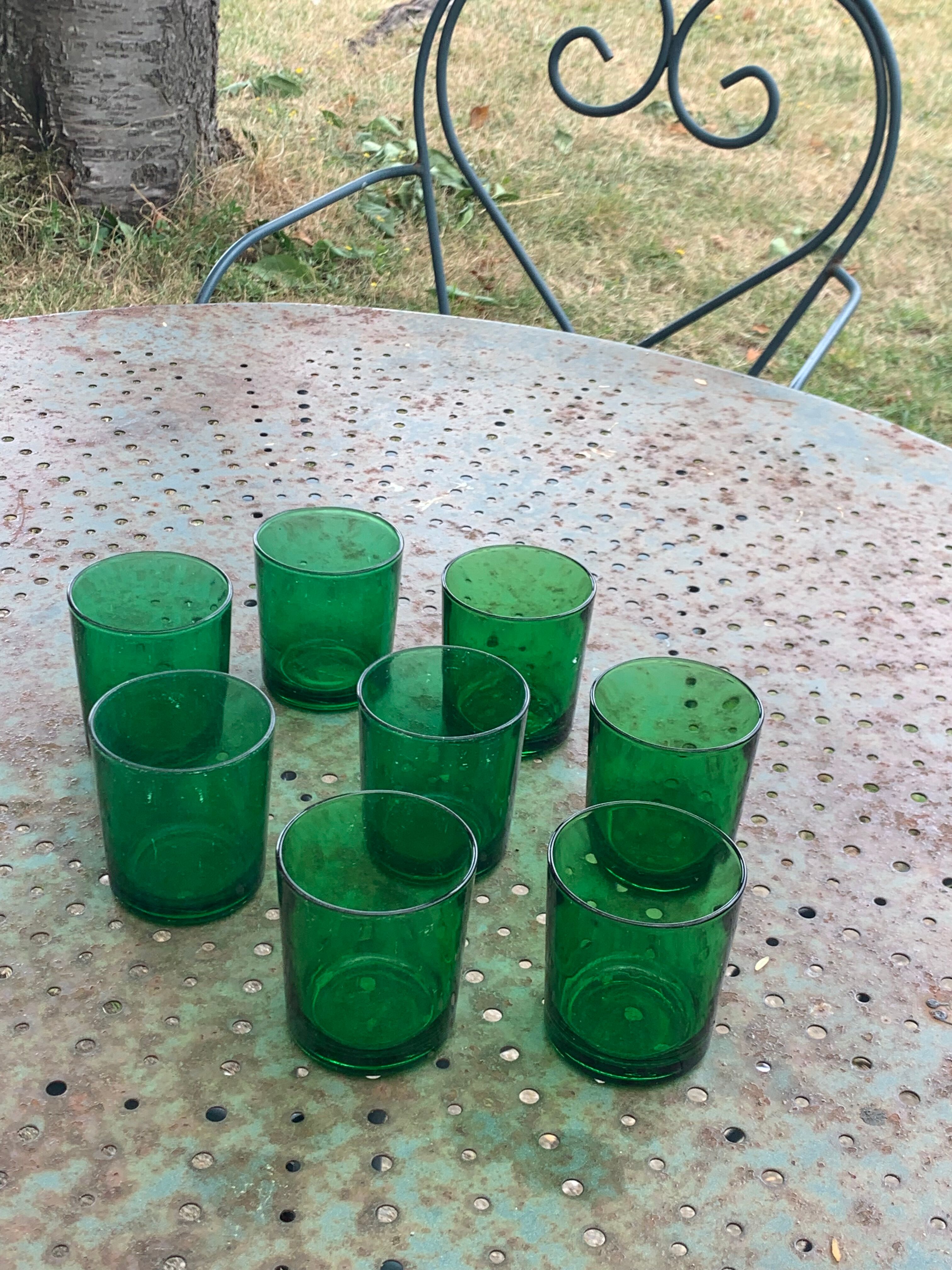 8 glasses of water or wine, straight, in green glass, cups, stamps chantovent vin de pays france