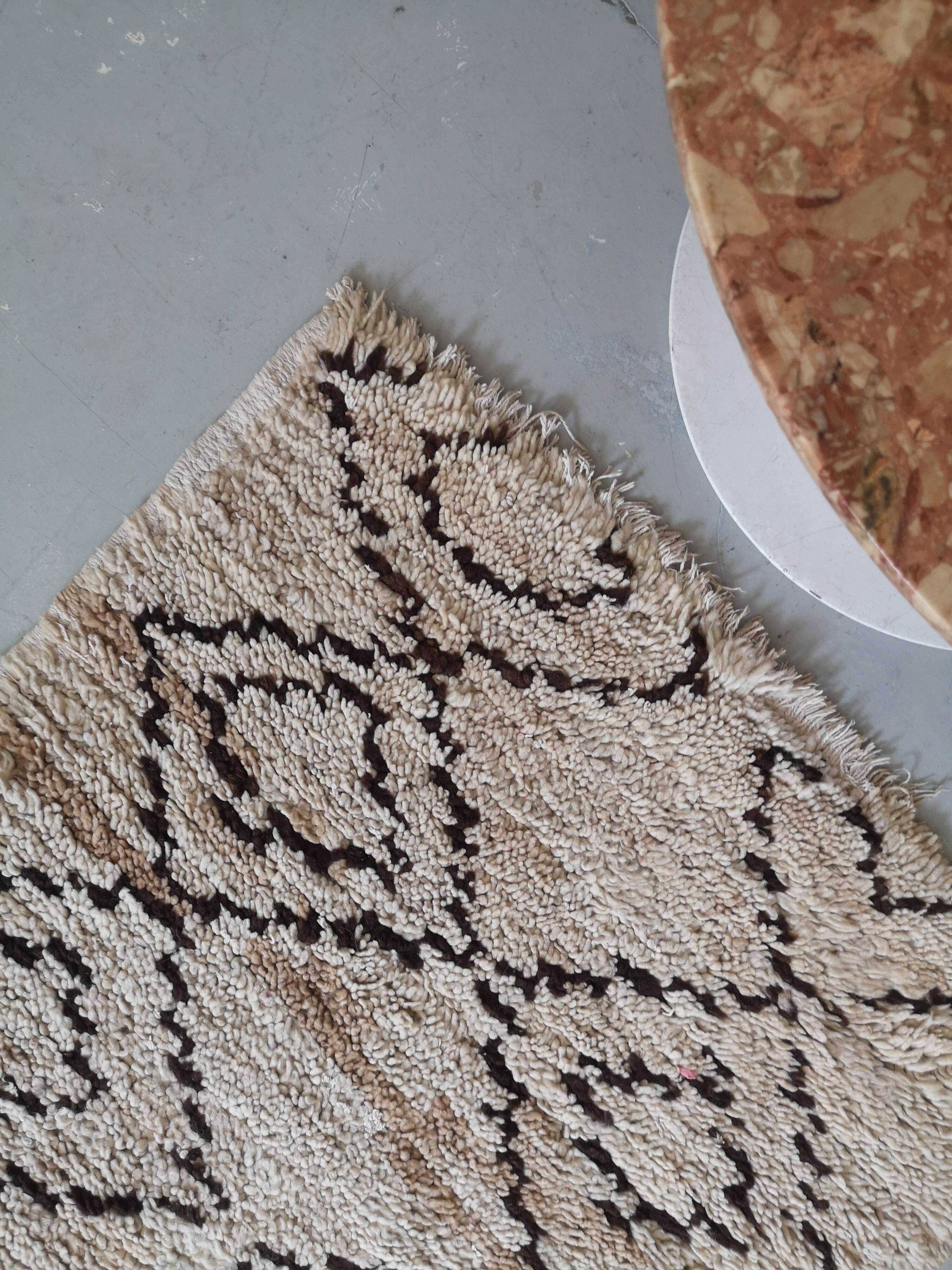 Moroccan berber carpet woven hand, beniouarain 72x166cm