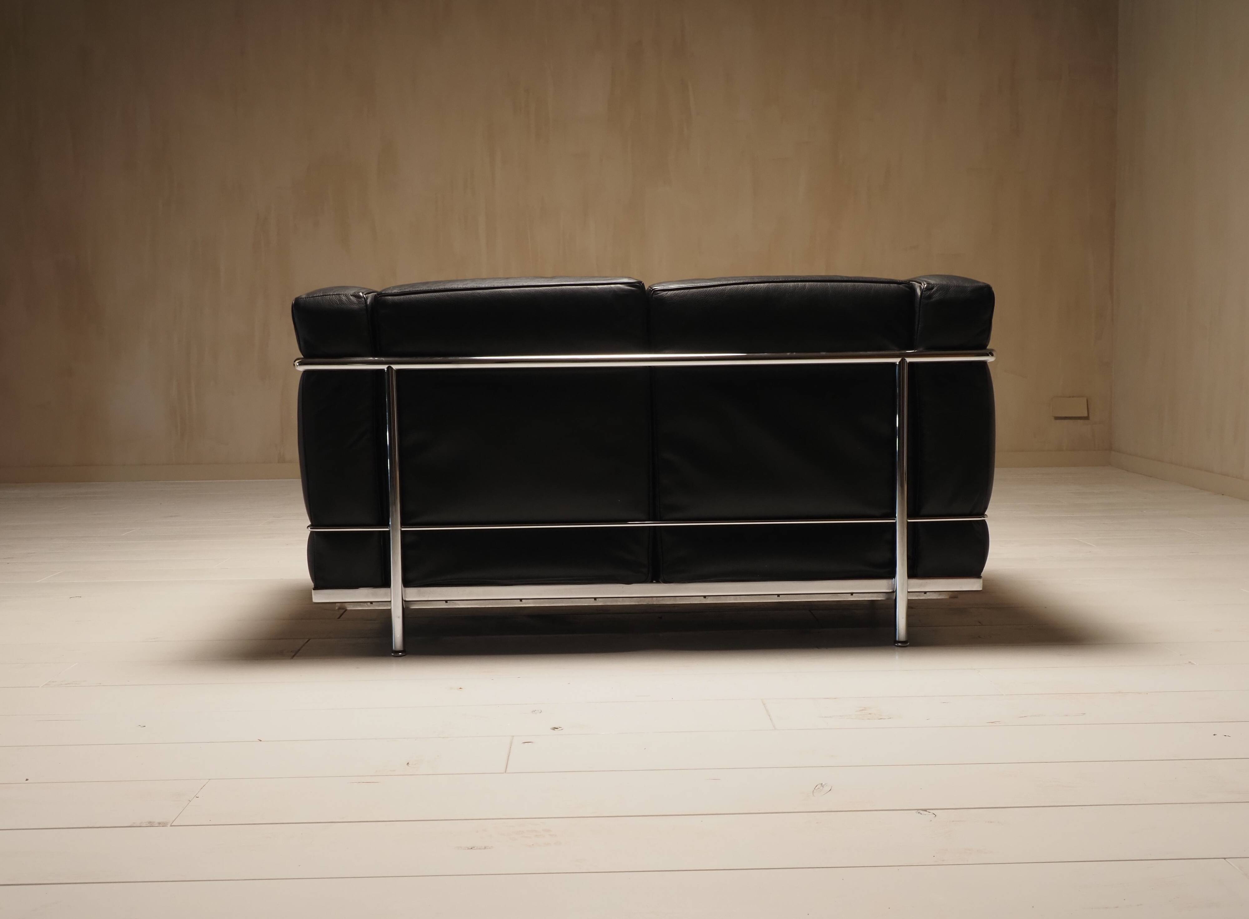 Cassina LC2 vintage two-seater sofa by Charlotte Perriand and Le Corbusier