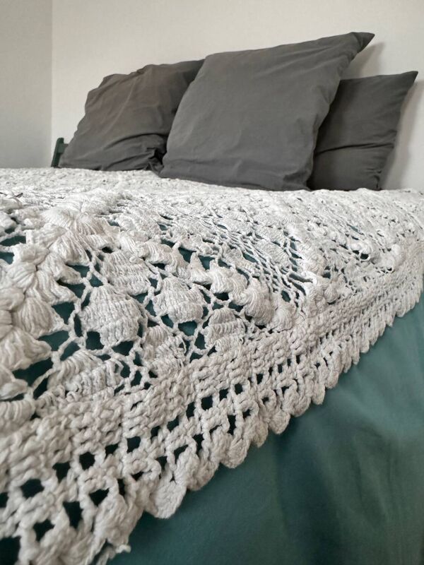 Grand dessus de lit vintage au crochet fait main