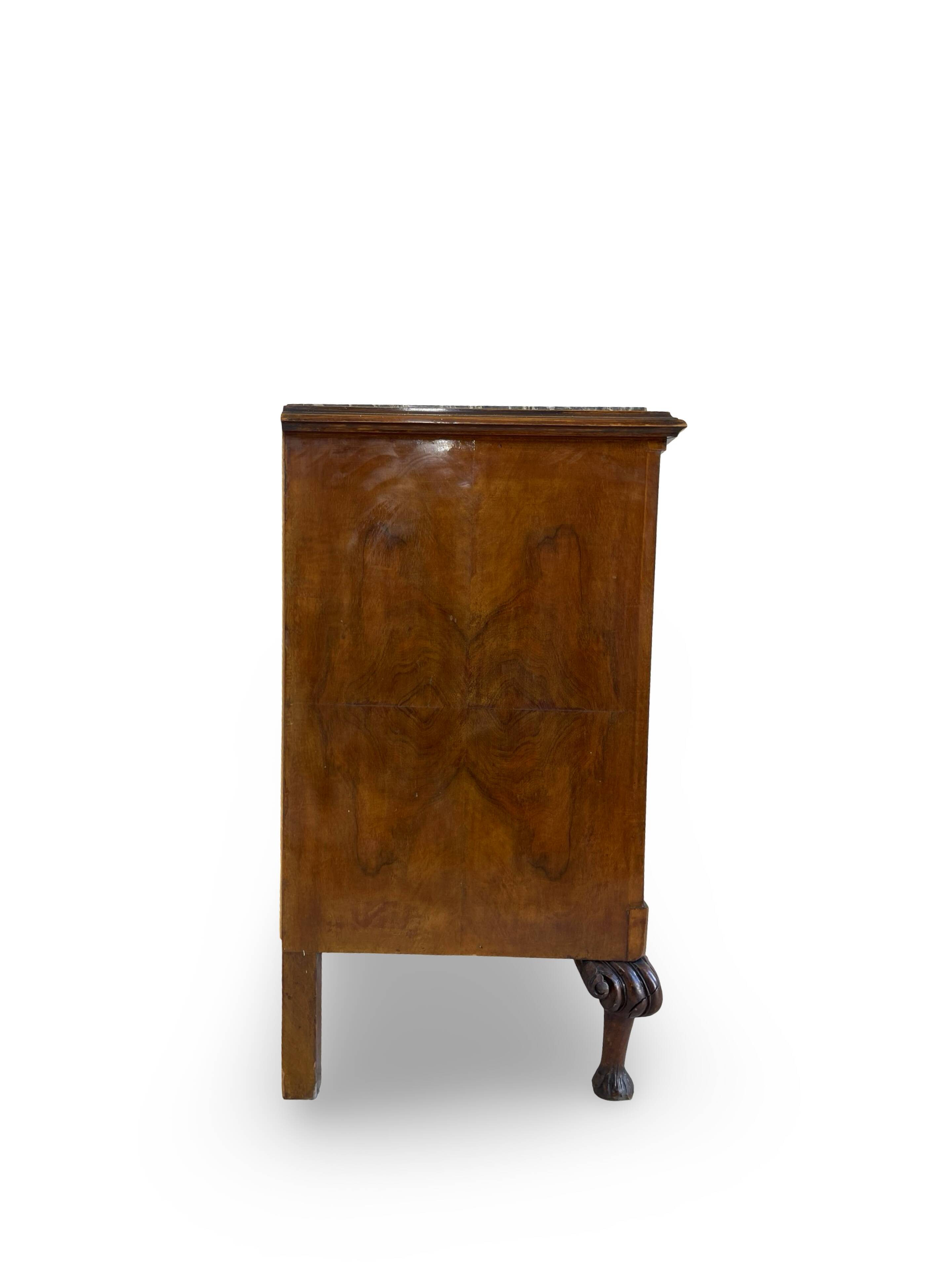 An Italian chest of drawers from the 1940s.
