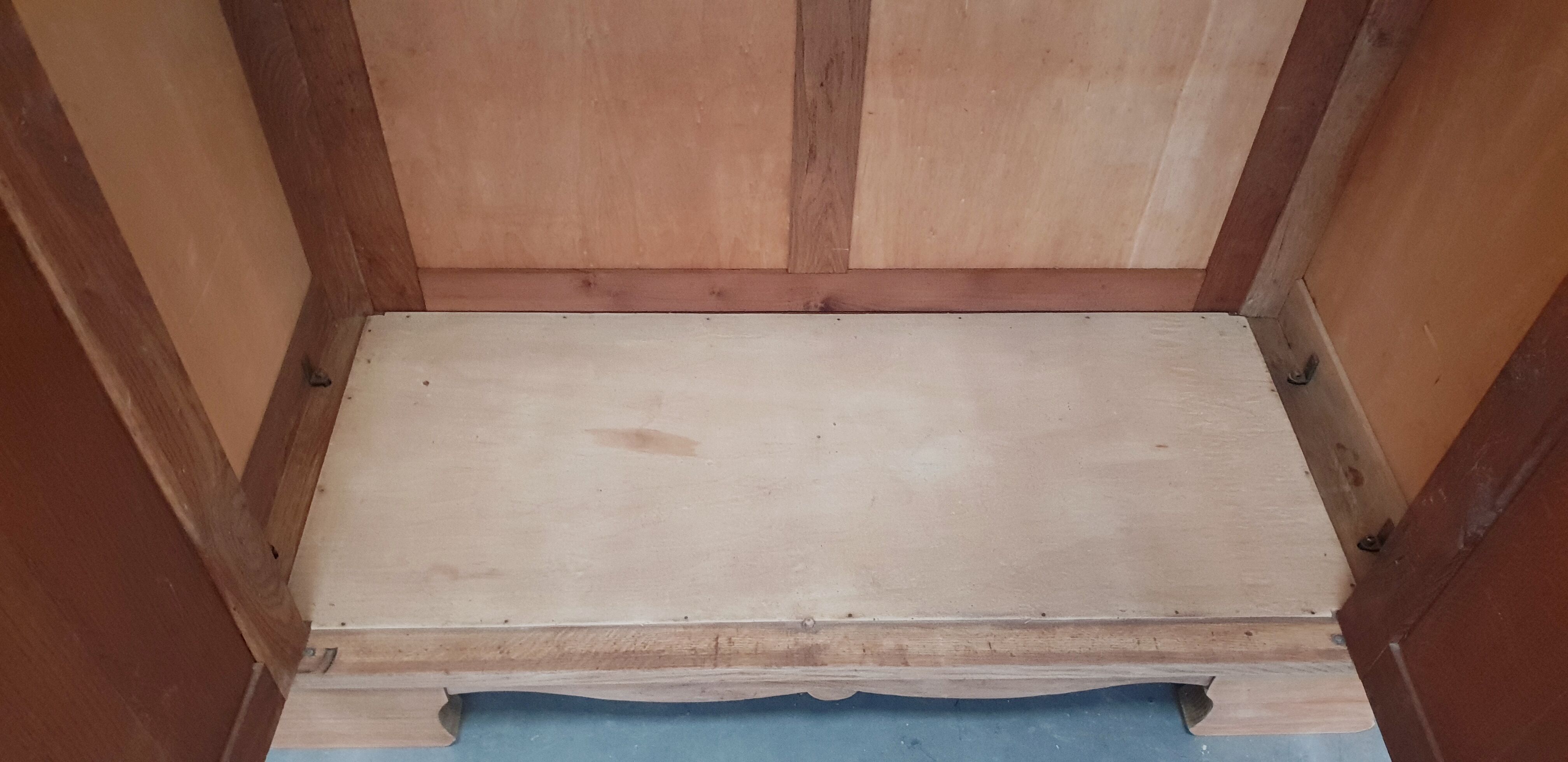 Vintage cabinet