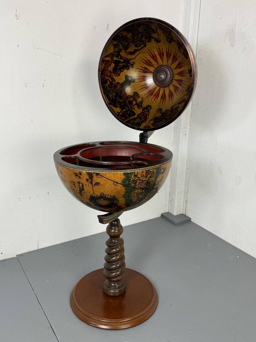 Large vintage Italian classical globe bar cabinet, 1970s