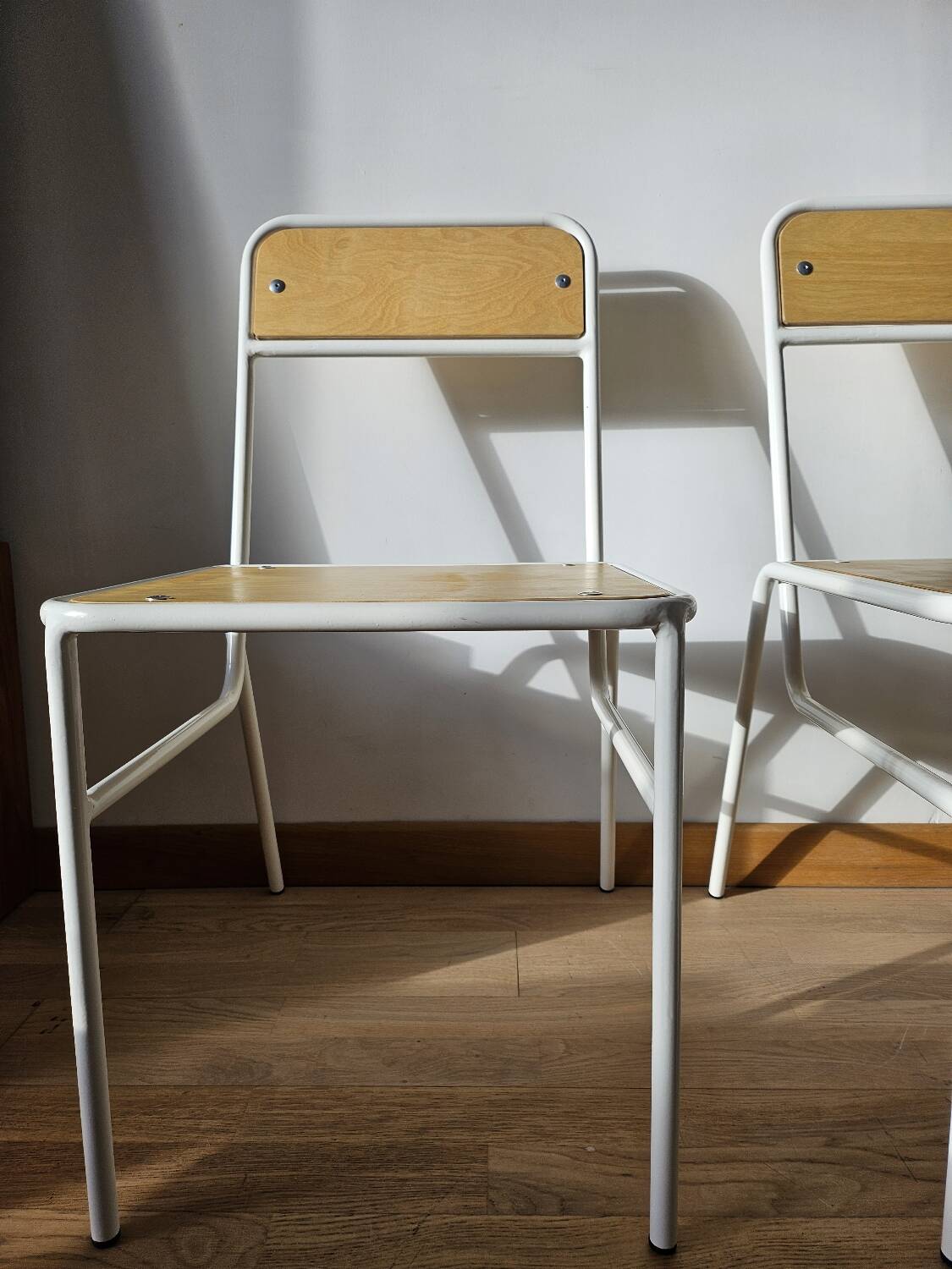 2 chairs once!