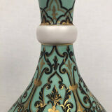 Vase boule à fût cintré en porcelaine vert céladon, XIXe