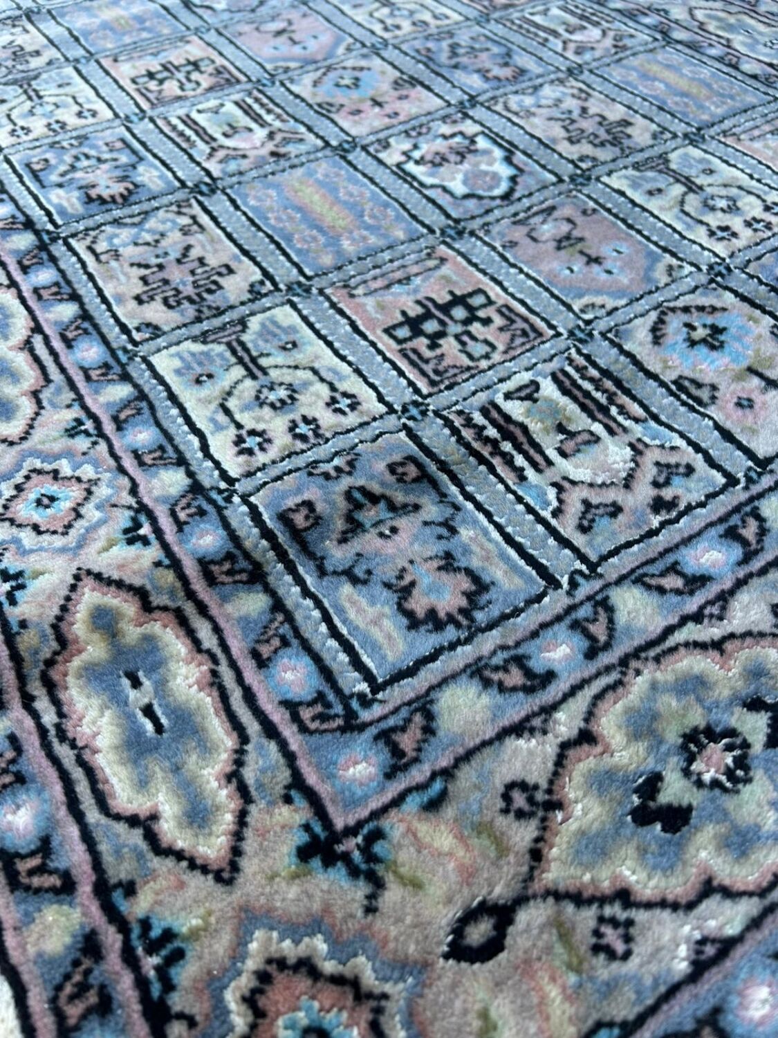 Pair of Persian rugs in wool and silk