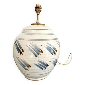 Ceramic lamp base, fabric cable