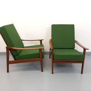 Pair of vintage Scandinavian armchairs in teak and green fabric from the 1960s.