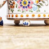Vintage polychrome box'70 made of Delft ceramic. In perfect condition.
