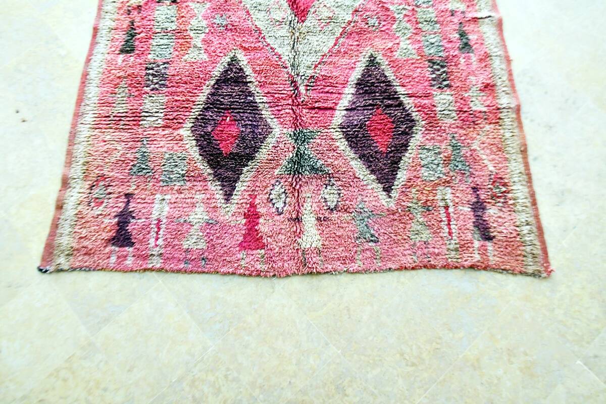 Moroccan Berber rug Boujaad vintage 306 x 179 cm Excellent condition