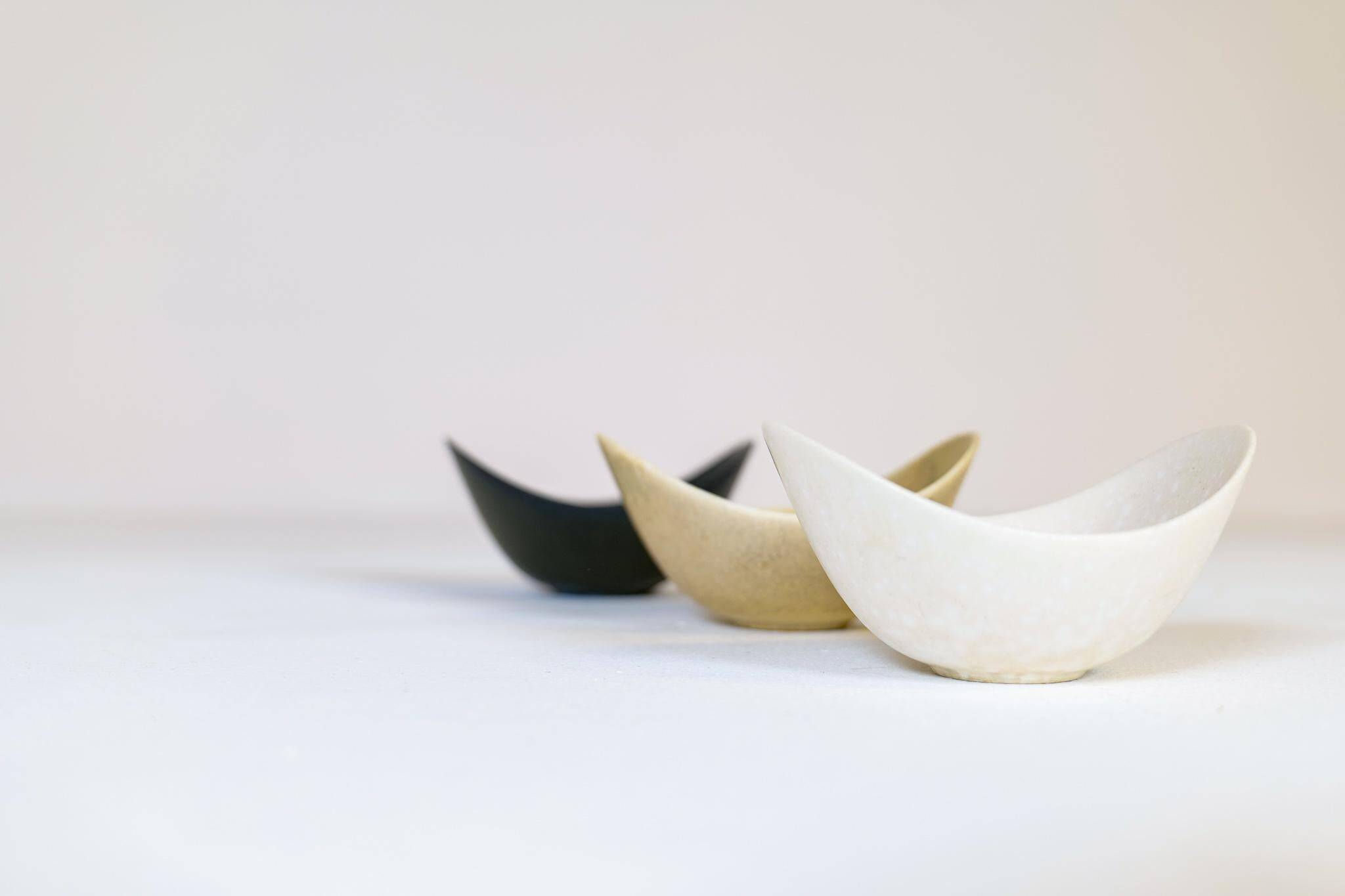 Mid-century modern ceramic set of 3 bowls by Gunnar Nylund, Rörstrand, Sweden.