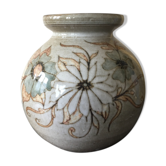 Varnished sandstone ball vase decorated with flowers