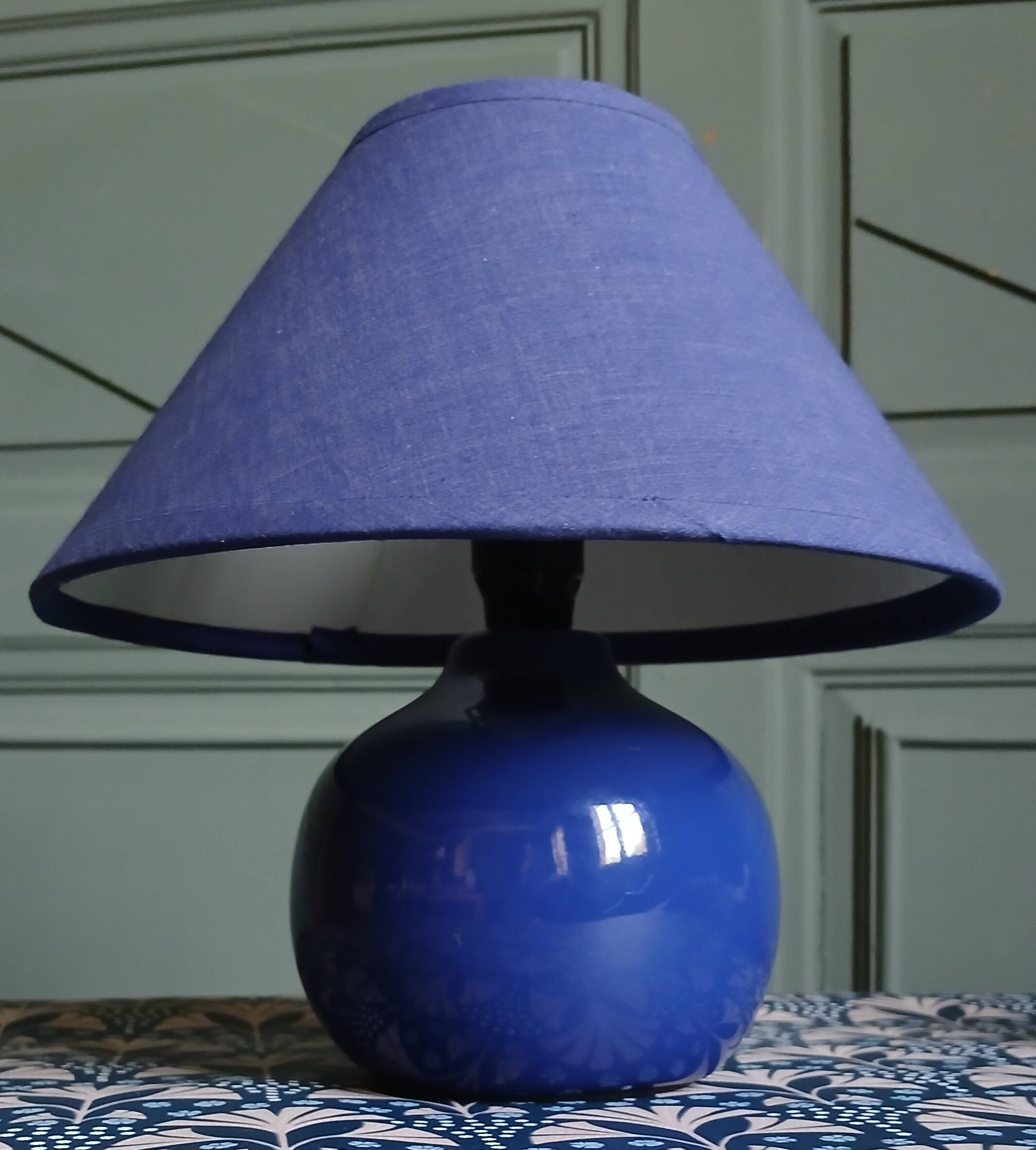 Lampe de chevet bleu Klein en céramique