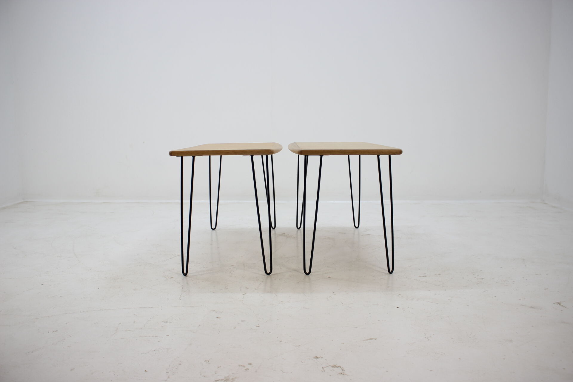1960s Oak coffee table on hairpin legs