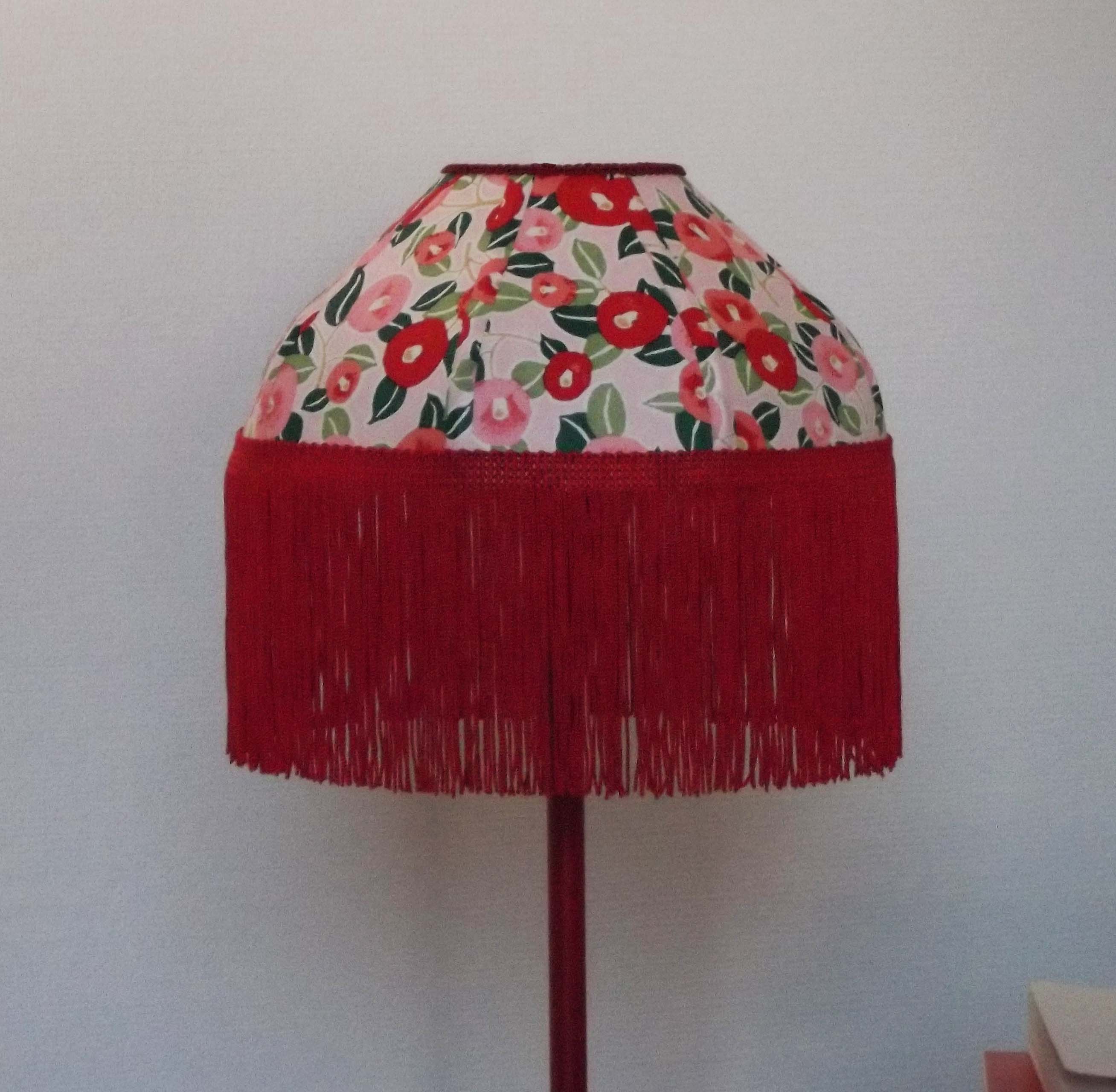 Japanese fringe paper lamp "Petula"