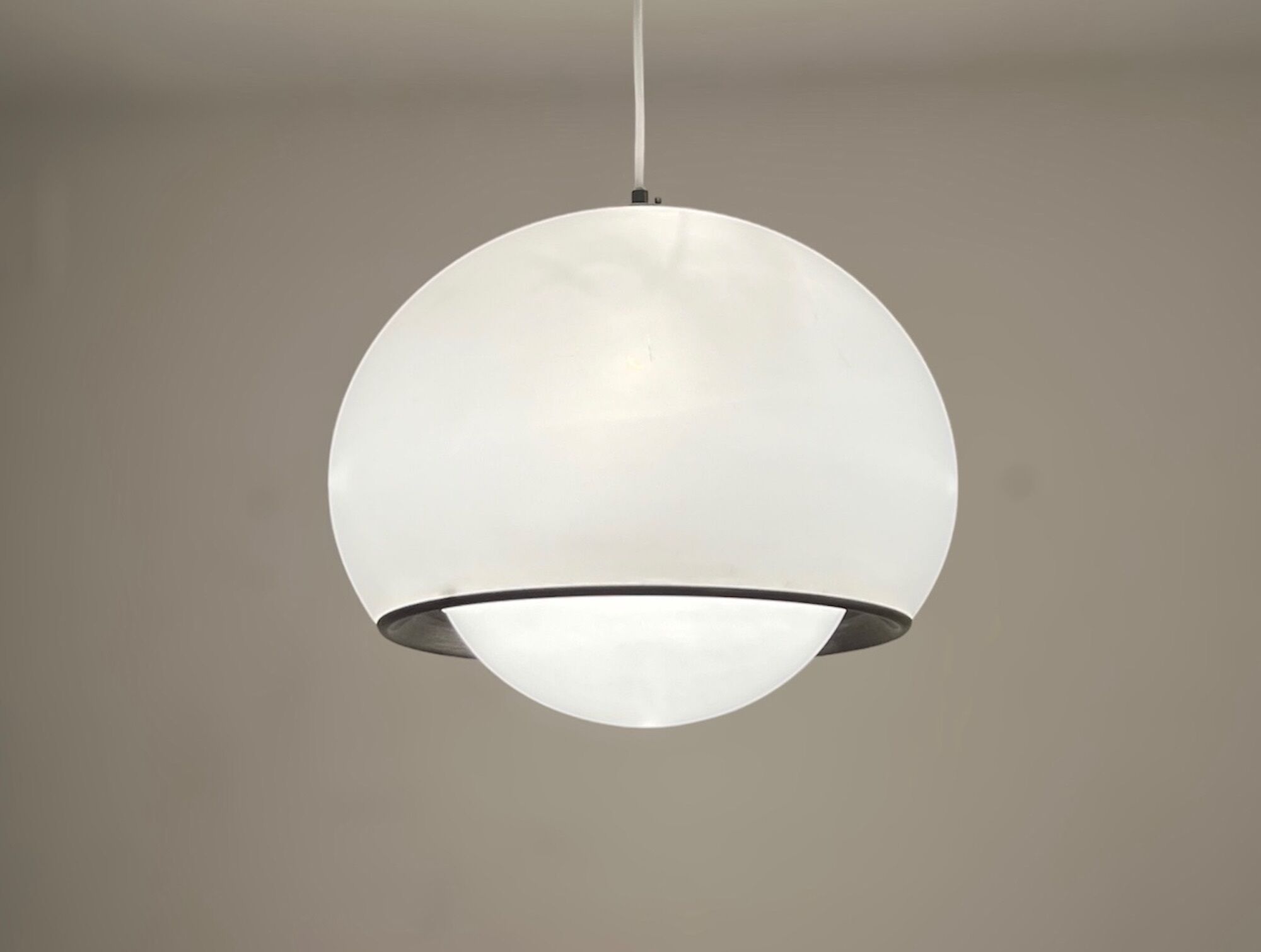 Space age pendant lamp Bud by harvey guzzini, 70s
