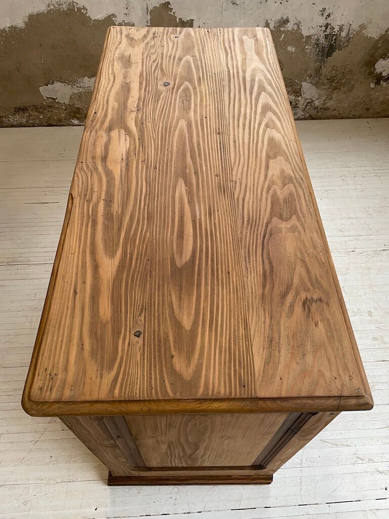 Pine shopping counter