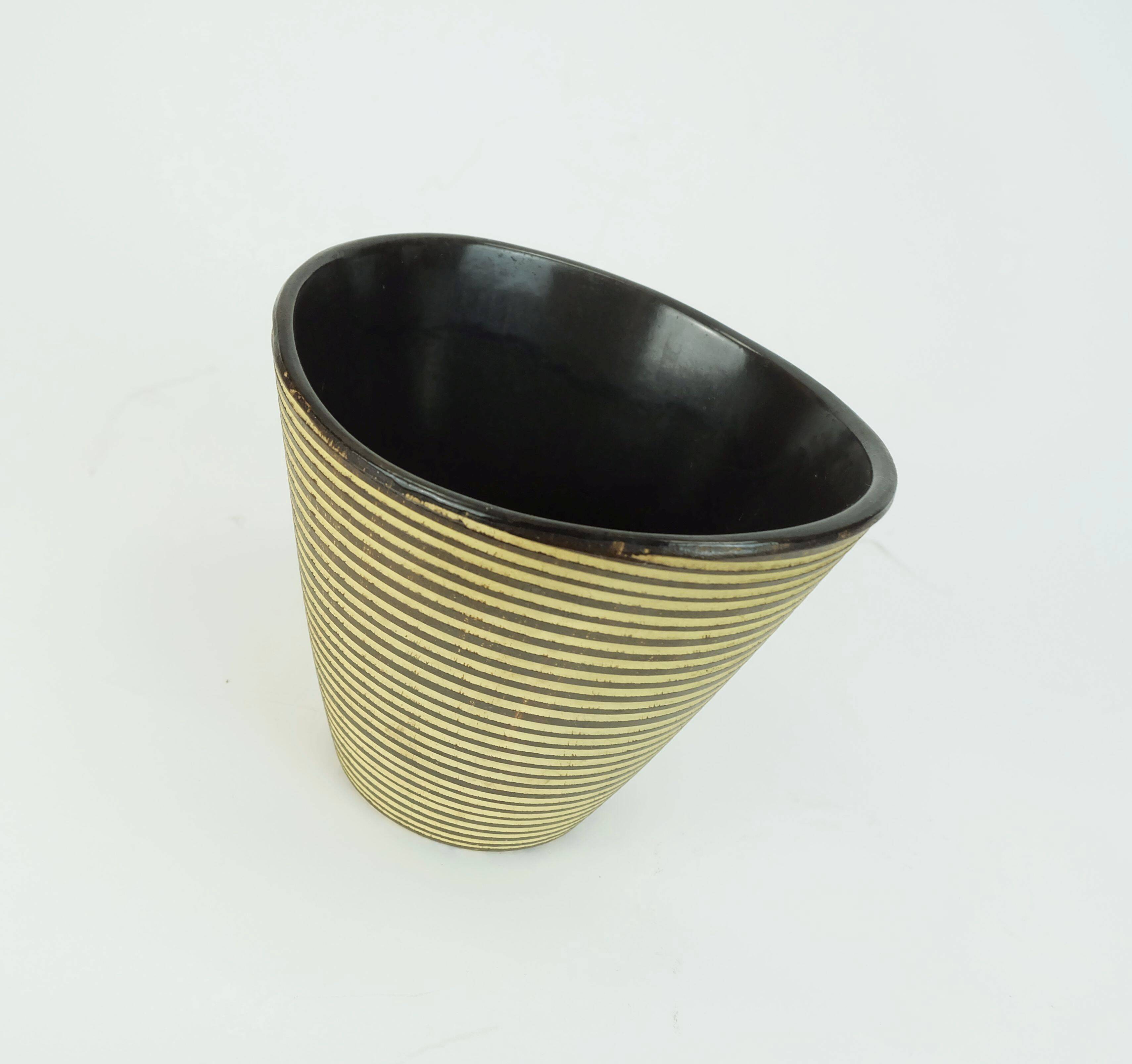 Cache-pot Dümler & Breiden modèle 193/16 décor sgraffito, années 50