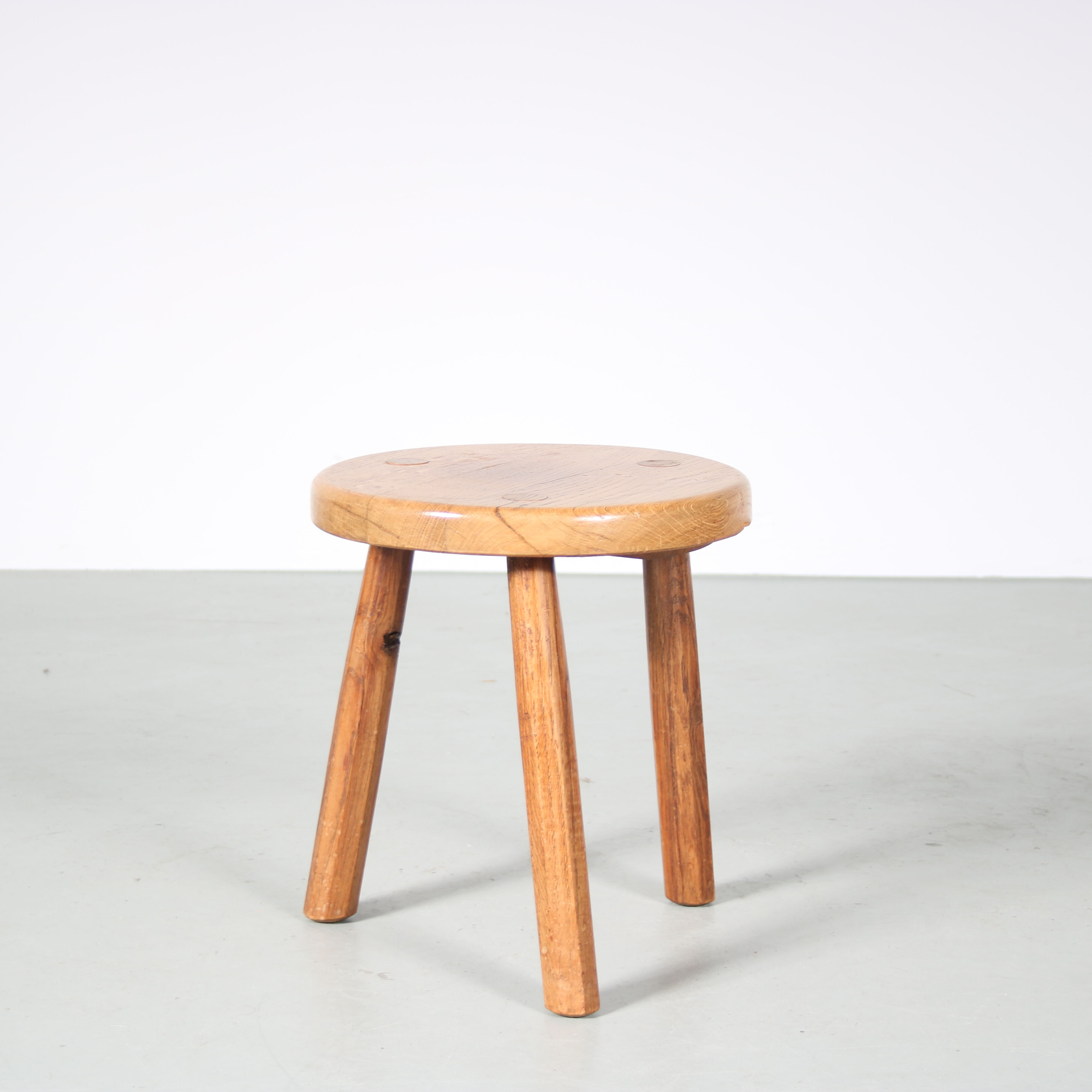 Tabouret de trépied brutaliste des années 1970 des Pays-Bas